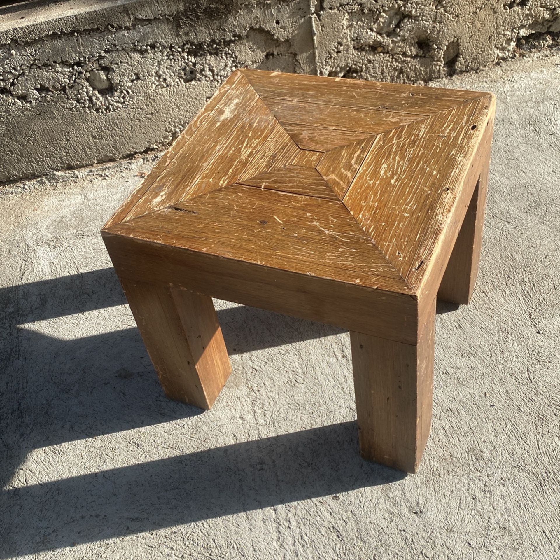 Wood End Table/ Coffee Table 