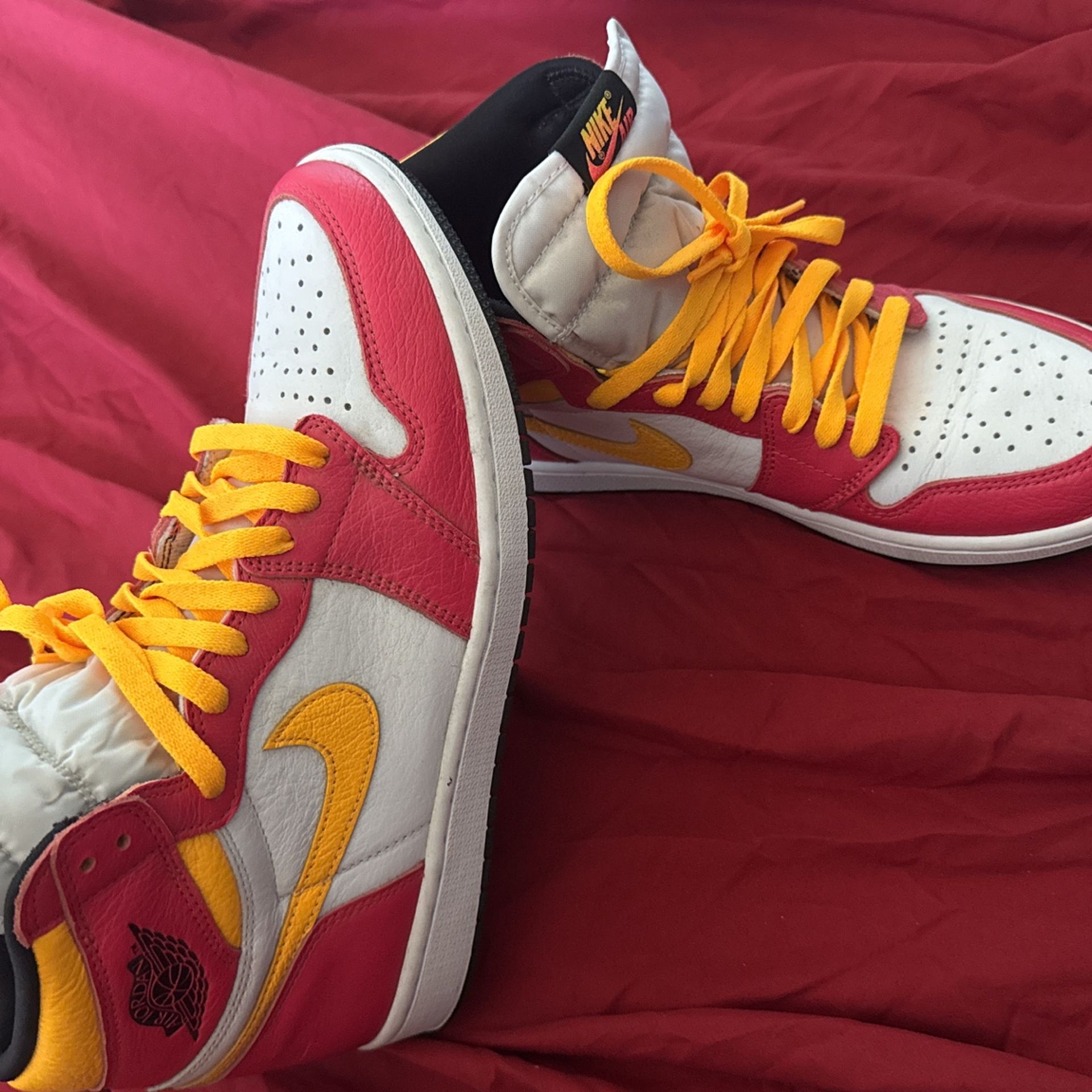 JORDAN 1 RETRO HIGH OG “LIGHT FUSION RED” SIZE 10