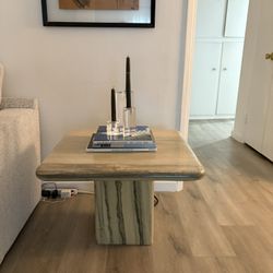 Crème marble side table