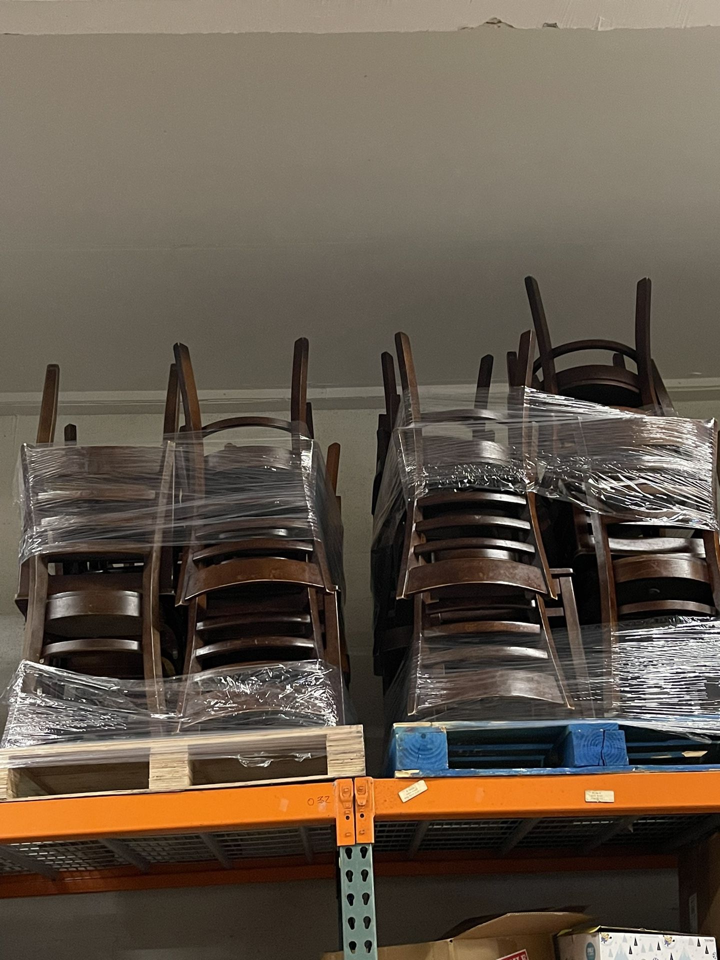 Restaurant Chairs - 9 Pallets