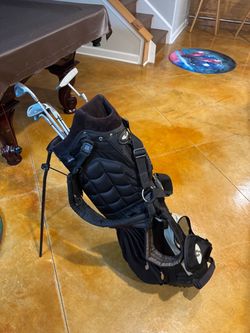 Lightweight Golf Stand Bag – Black & Silver Dual Strap Carry Bag