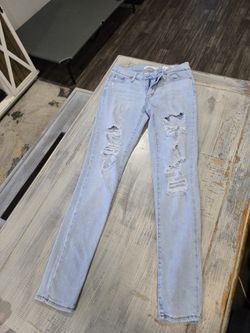 Levi’s 711 Womens 26 Skinny Light Wash Blue Denim Mid Rise Stretch Destroyed Hem