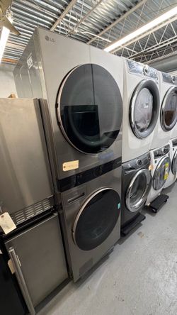 🔥 LG WashTower™ Laundry Center  Brand: LG Model: WKE100HVA/02 Condition: New with Store Warranty  MSRP: $2,199  💲Price Today: $1,499  💥 Save over $