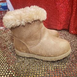Cat & Jack Girls Size 8. Tan & Gold Sparkle Boots. Pre-owned Excellent.