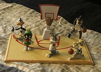 Space jam Basketball Play Set. Michael Jordan, Bugs Bunny, Lola Bunny, Daffy Duck And Marvin