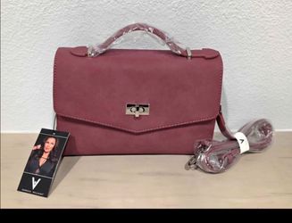 Purse ( Vanesa Williams brand) $20 firm