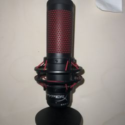 HyperX QuadCast - USB Condenser Gaming Microphone, for PC, PS4, PS5 and Mac, Anti-Vibration Shock Mount, Four Polar Patterns, Pop Filter, Gain Control