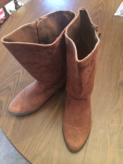 Stevie suede girl boots size 4