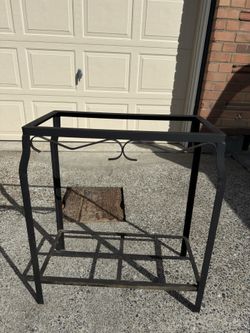 Iron aquarium / plant stand