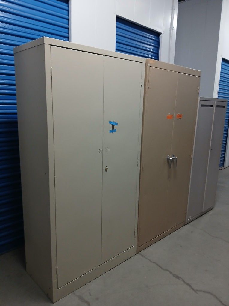 Metal Storage Cabinet With Key Adjustable Shelves 