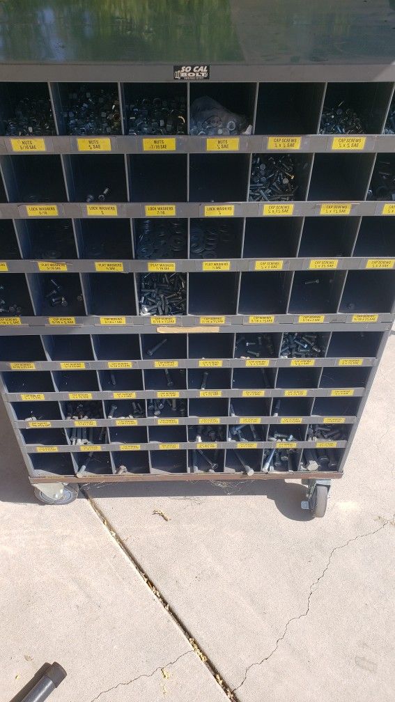 Nut And Bolt Bin With 144 Compartment Filled With Miscellaneous Bolts ,nuts And Washers