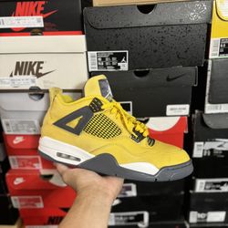 Jordan Lightning 4s size 12 Close To VNDS 
