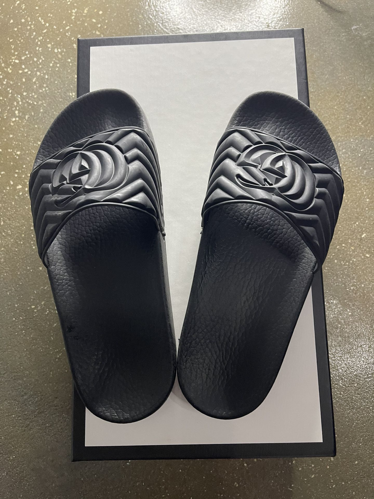 Gucci Black Slides ~ Rubber