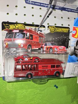 Hot Wheels Team Transport Ferrari 250 GTO Red & Fiat 642  RN2 Bartoletti #83