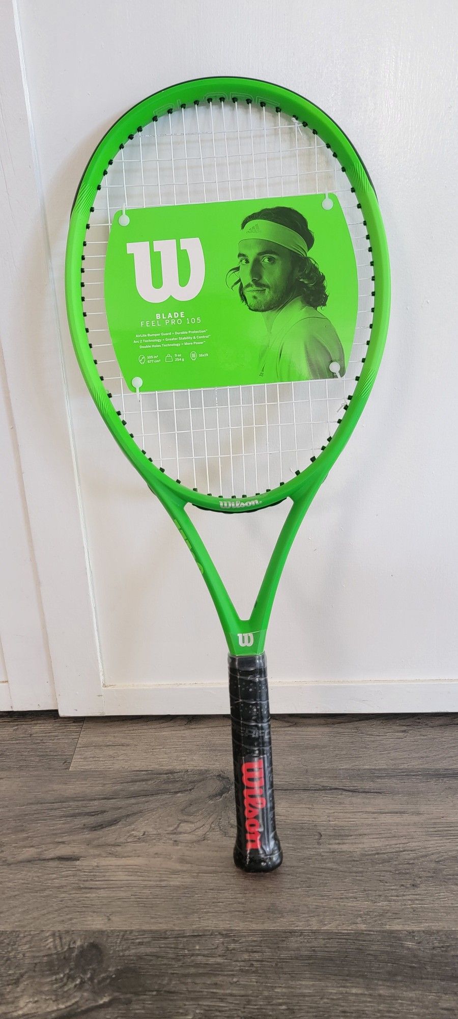 New Wilson - Blade Feel Pro 105 - Tennis Racket - Grip Size 3 - 105 Sq In.