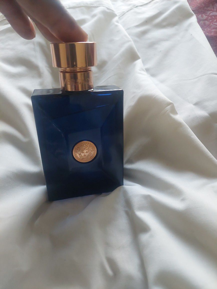 Versace Dylan Blue Pour Homme 3.4 FL Oz for Sale in Brentwood