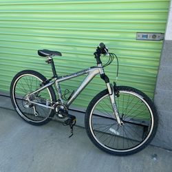 Trek 4300 Mountain Bike