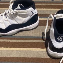 Jordans  11's 