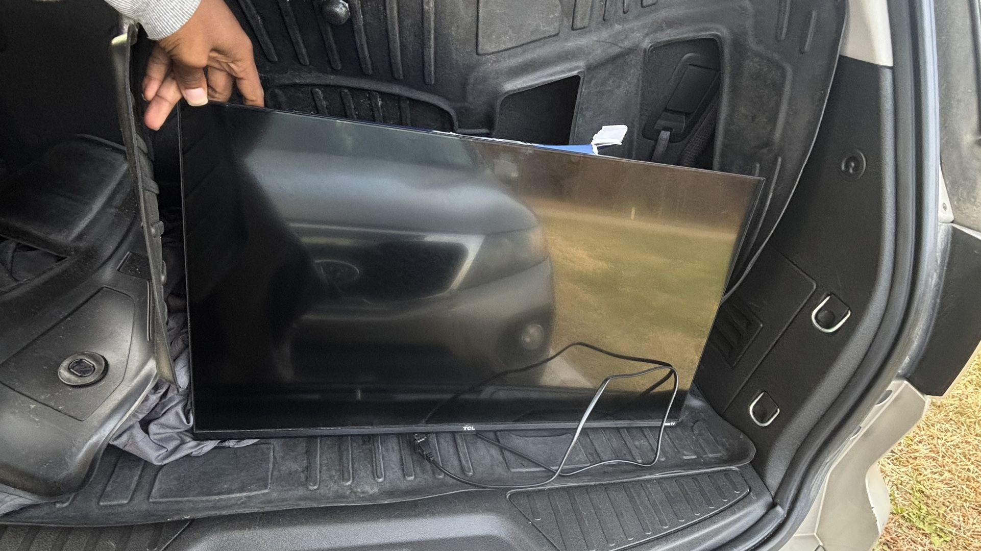 32” TLC ROKU SMART TV 