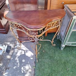 Entry Table And Mirror