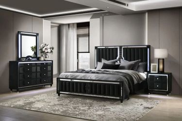 Brand New Raveene Elegant Queen Bedroom Set