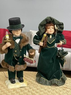 Traditions Animated Victorian Couple Christmas Collection Working