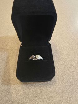 Very Pretty Sterling Silver Ring