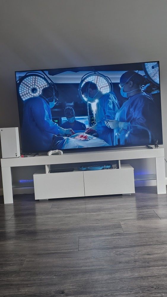 65 Inch Oled Tv /xbox One X And TV Stand