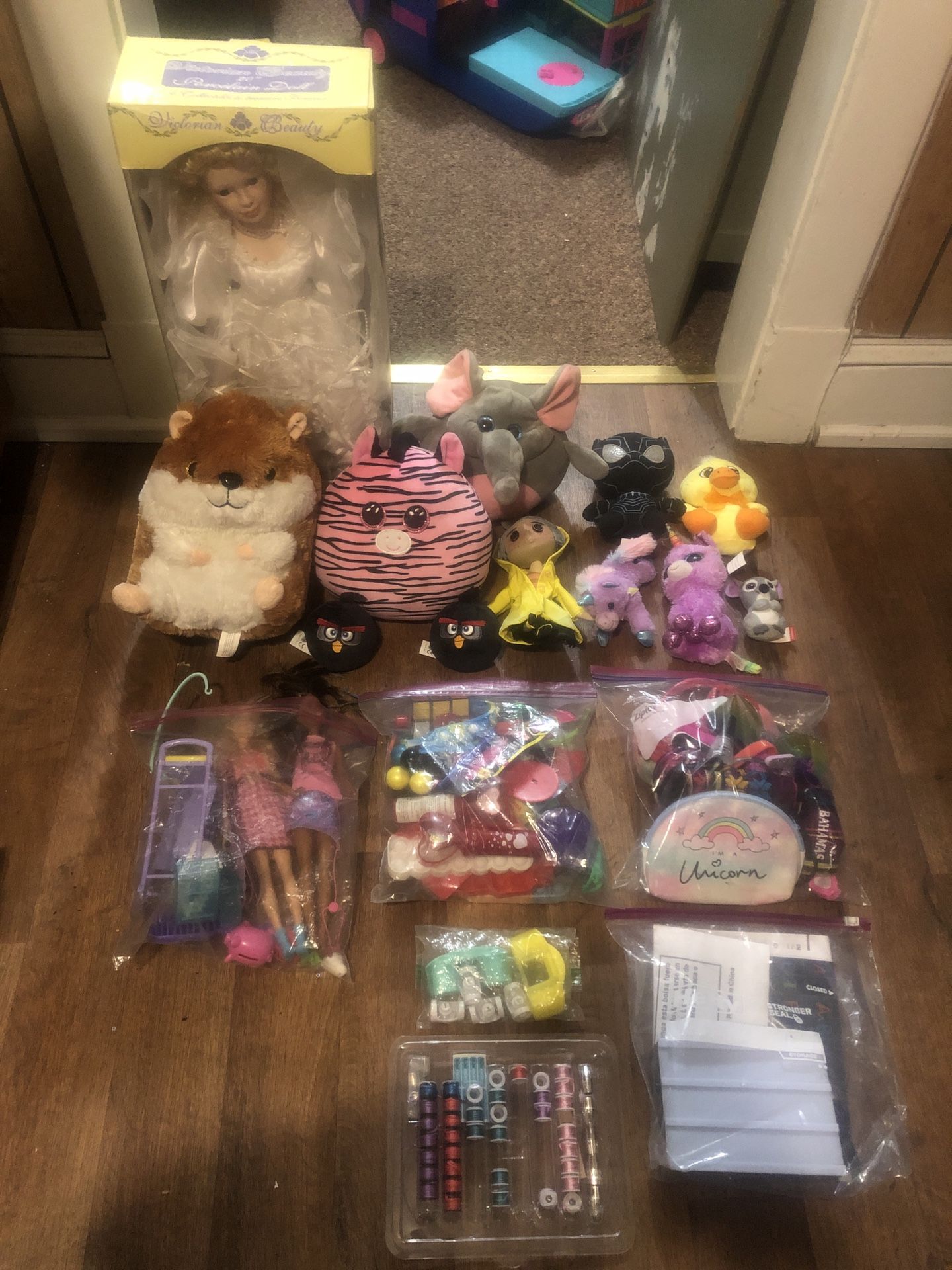 Girls Dolls, Stuffed Animals, Toys & Fashion Bundle