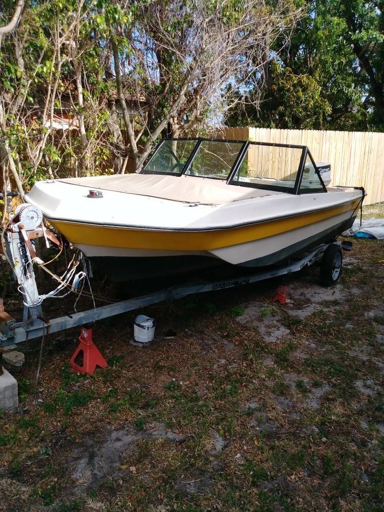 15 ft Tri Hull bowrider with 40 horse Johnson and trailer