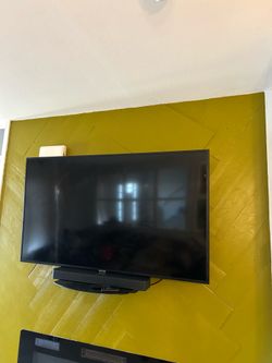 Samsung 55” Smart TV