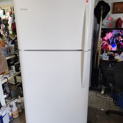 Kenmore Refrigerator 65x30x30 