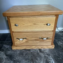 Dresser and Matching Night Stands 