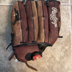 Rawlings Base Ball Glove