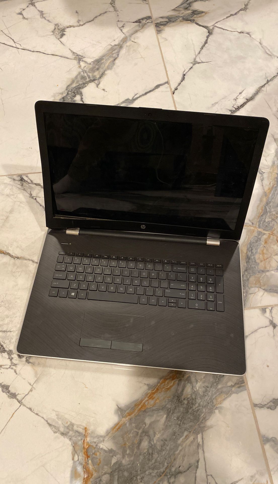 HP touchscreen laptop goes for 800