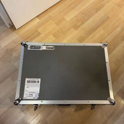Pesaltrain Board With Tour Case