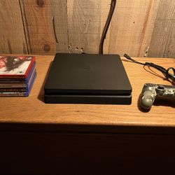 PS4 SLIM (5 GAMES, ONE CONTROLLER)