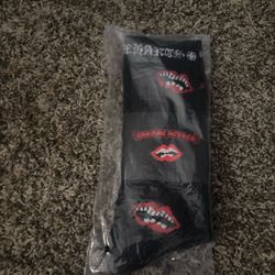Black chrome heart socks with red lips