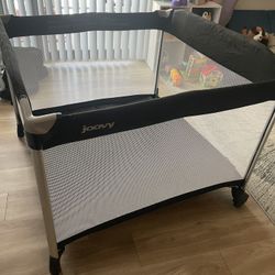 Joovy Room2 Pack And Play / Portable Playard 
