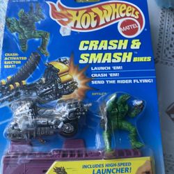 Hot Wheels Crash And Smash Bikes 