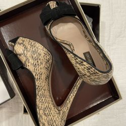 Size 6M  Joan&David heels/pumps