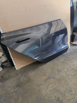 17-23 Tesla Model 3 right rear door shell oem