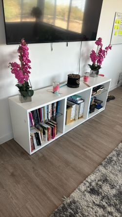 2 Tall Glass Shelf’ Plus Stand