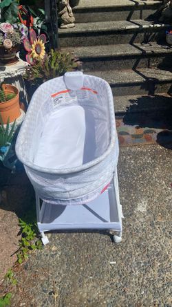 Baby bassinet price 15$. Pick up. E.  Side.  Tacoma