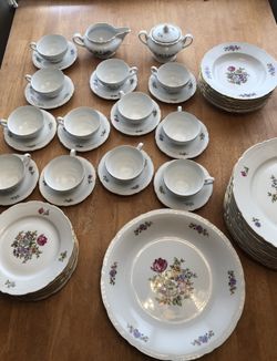 Vintage fine China bouquet with gold trim pattern