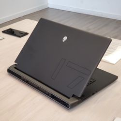 Alienware M17 R5 Ryzen 7 6800H 16gb Ram 512gb SSD Rx 6700m - 5 Dollars Down No Credit Needed! 