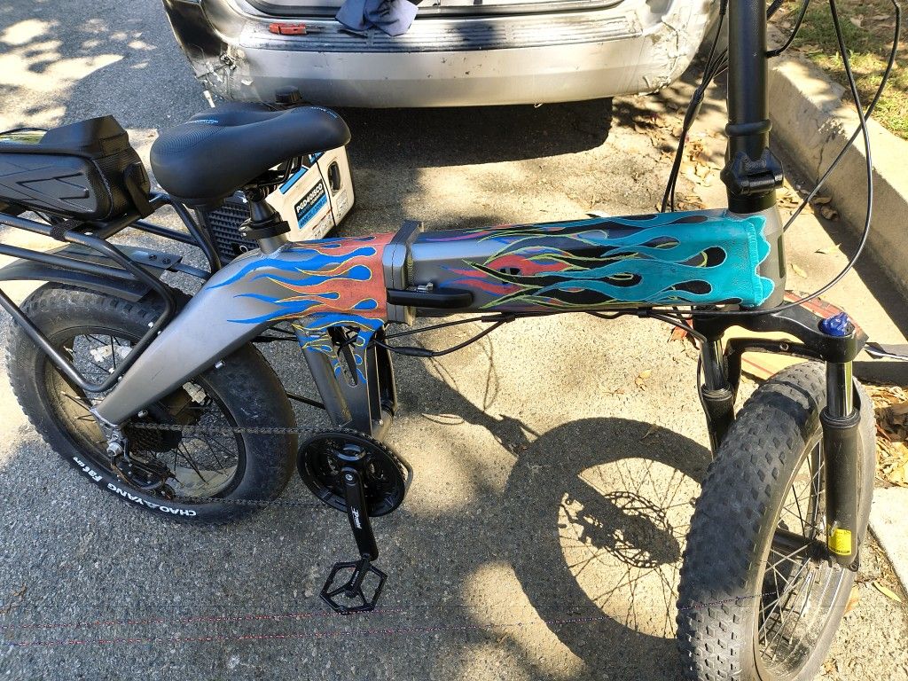 Foldable E-bike 28+mph 20 Miles Range