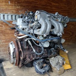 1994 toyota pu engine 57.000 mil on it. 2.4 L