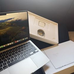 MacBook Air M2 13”