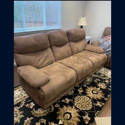 selling couch 400